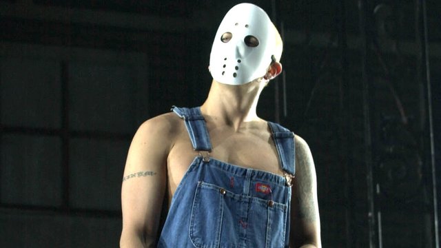 12 Iconic Eminem Outfits That Would Be Great As Halloween Costumes